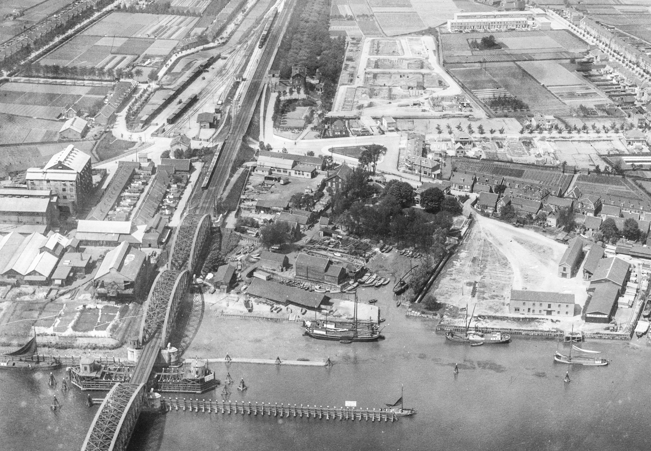 Historic Photo of Van Leeuwen’s First Location Around 1925